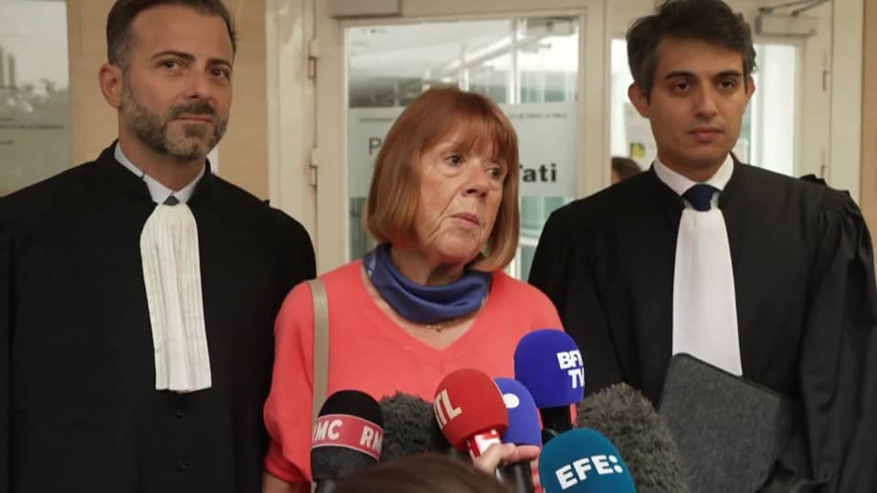 Des Avocats au procès...