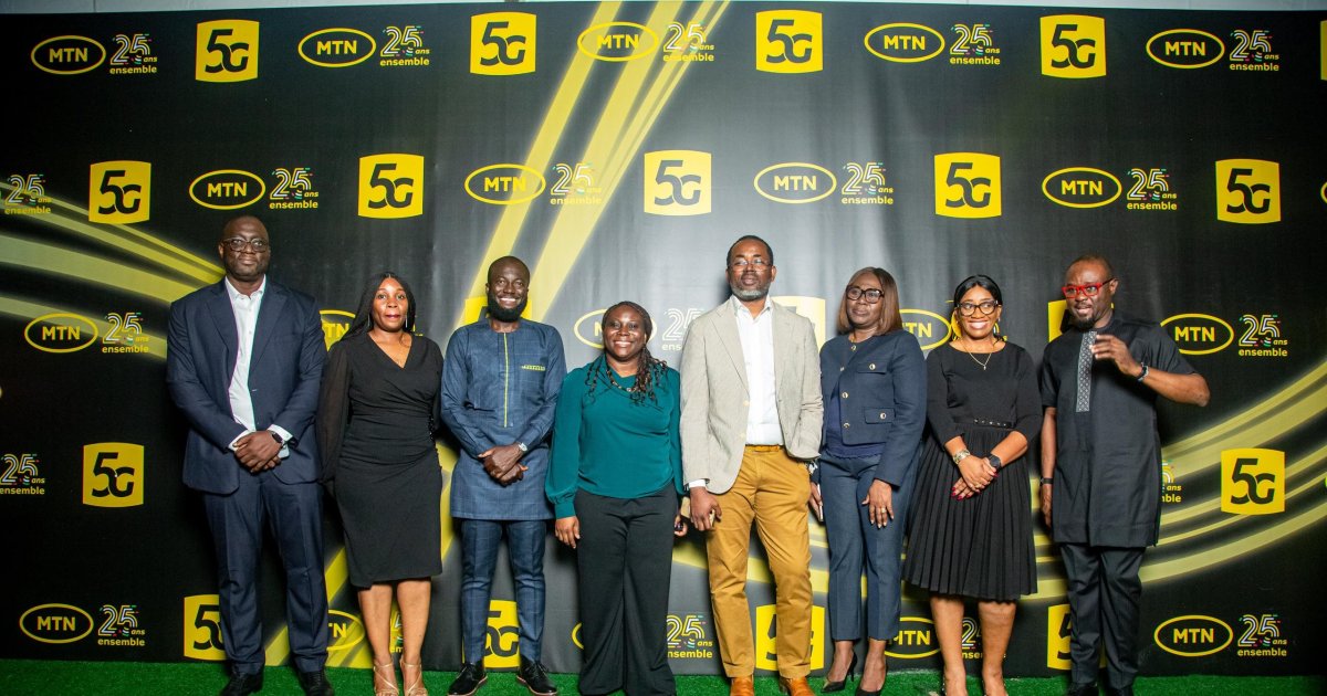 Des officiels au lancement de la 5G