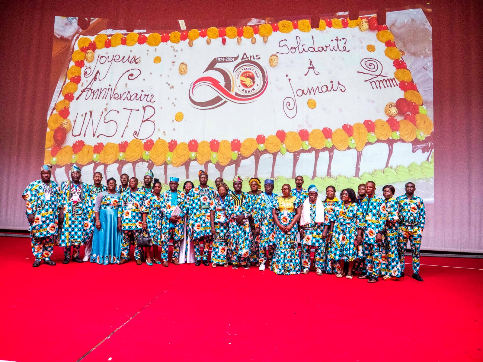 Photo d'ensemble du nouveau bureau national