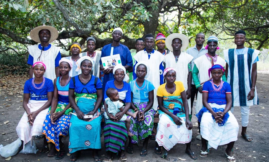 Photo de famille de participants