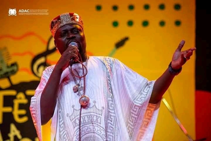 Sèmèvo Orisha sur scène.