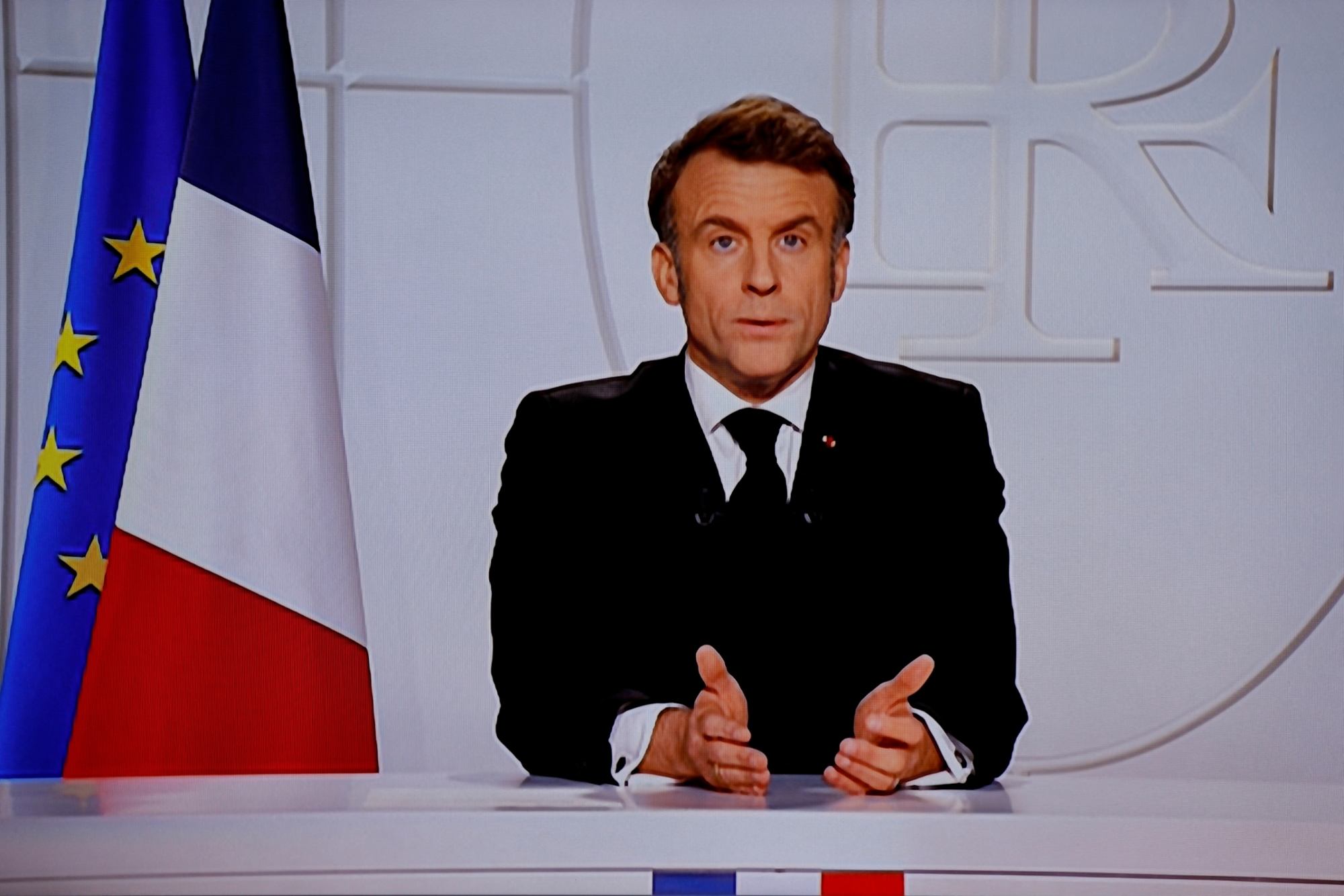 France : la popularité de Macron au plus bas, vers une crise de confiance profonde