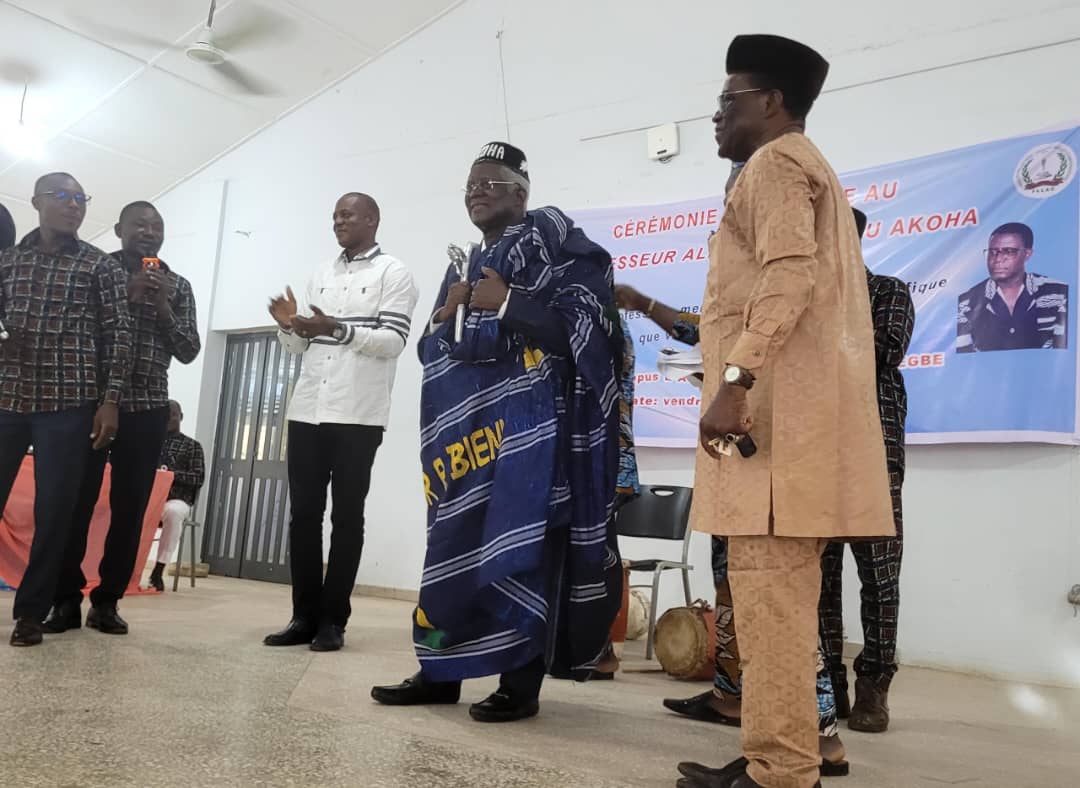 Cérémonie d’hommage anthume au professeur Bienvenu Akoha : Un monument de la linguistique célébré à l’UAC.