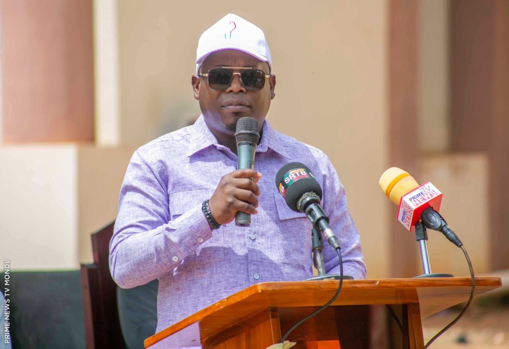 Mobilisation de la jeunesse autour des 10 ans de la Rupture : Jonas Hantan passe les réalisations de Patrice Talon à la loupe.