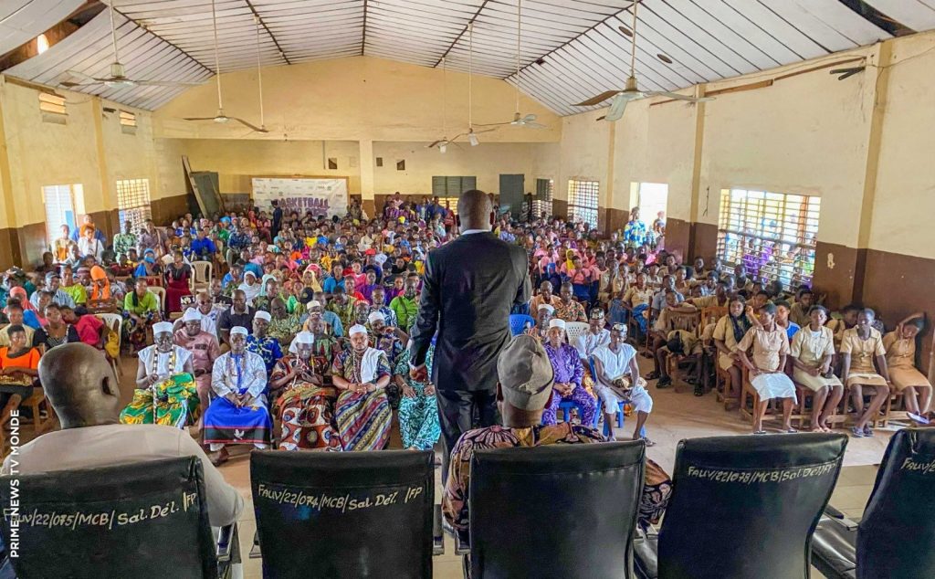 Mobilisation de la jeunesse autour des 10 ans de la Rupture : Jonas Hantan passe les réalisations de Patrice Talon à la loupe.