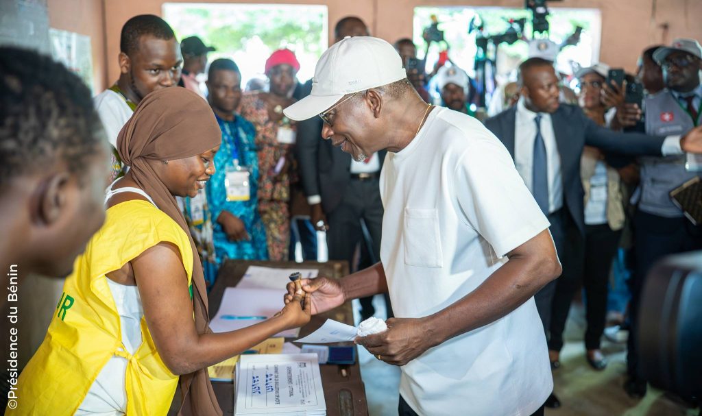 Présidentielle 2026 au Bénin : Patrice Talon vote pour la dernière fois en tant que chef de l’État.