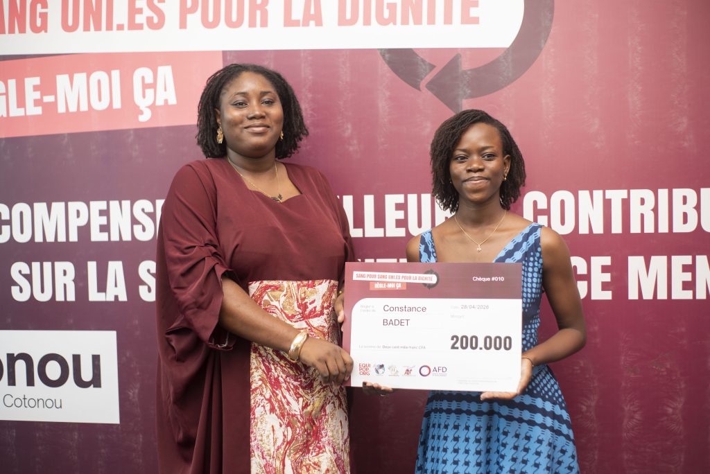 DIGNITÉ ET JUSTICE MENSTRUELLE : Le Consortium RÈGLE MOI ÇA honore la recherche scientifique axée sur la SJDM.